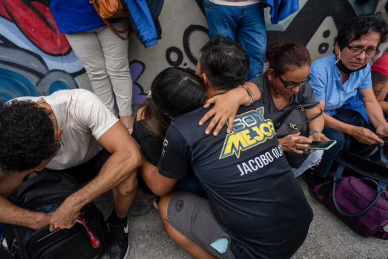Al menos ocho muertos y dos heridos tras ola de violencia armada en Ecuador