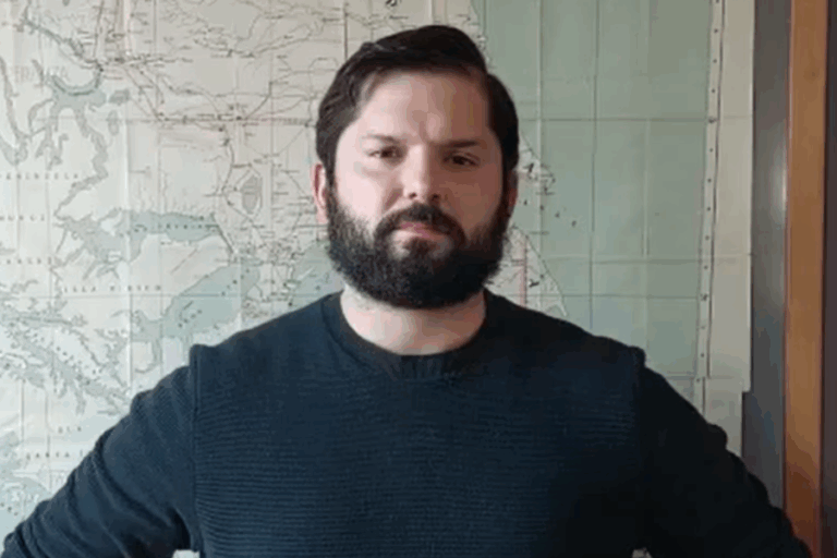 Revelan inédito video de agresión a Boric durante visita a presos del estallido en 2021