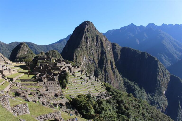 Turistas varados en Machu Picchu por paro indefinido: Pobladores protestan por la venta online de entradas al monumento