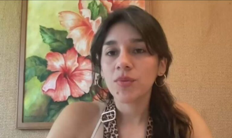 Rafaela Gómez y su libro 