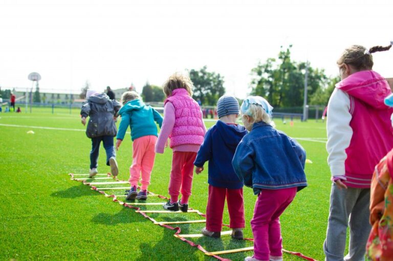 Enseñando a establecer límites asertivos: ¿Cómo potenciar las habilidades sociales en los niños y niñas?