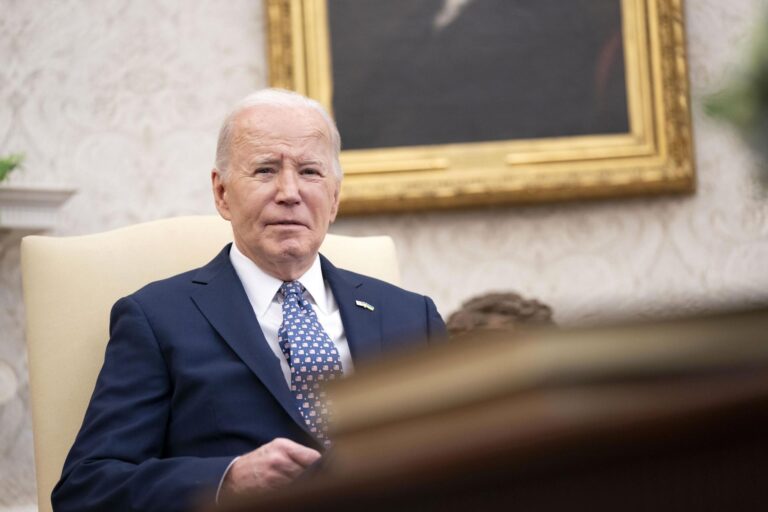 Estados Unidos descarta envío de tropas a Ucrania tras propuesta del presidente Macron