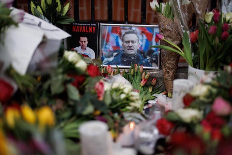 Colaboradores de Navalny exigen entrega de su cuerpo “inmediatamente” y acusan a Rusia de retrasar el proceso