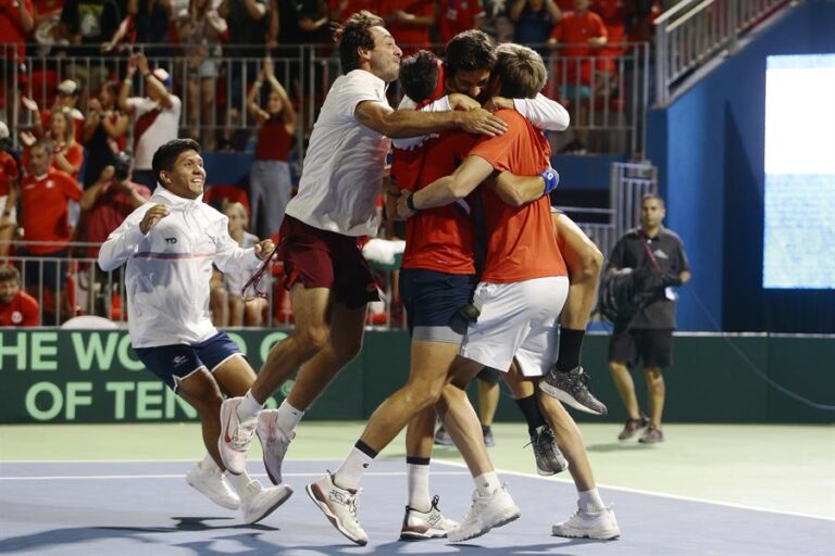 Chile clasifica a las finales de la Copa Davis tras triunfo de Tabilo sobre Buse