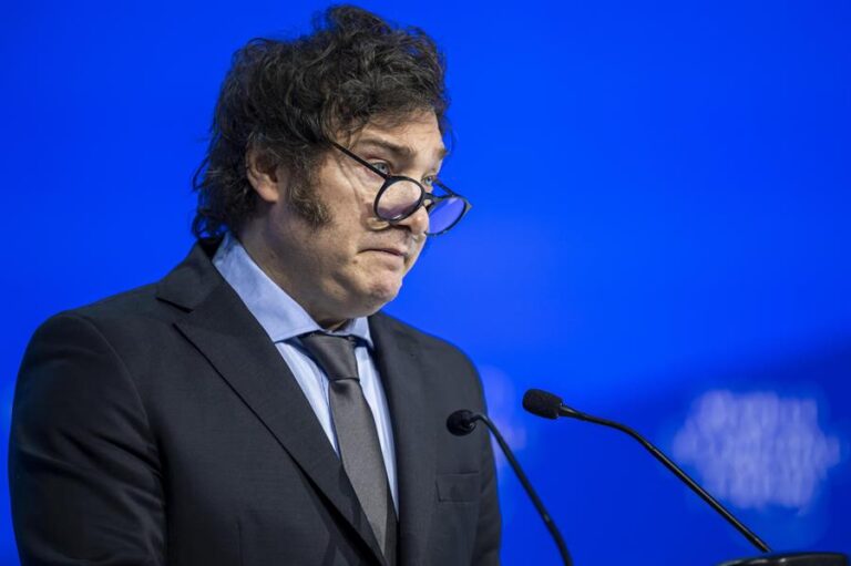 Javier Milei pidió la renuncia de dos altos cargos ligados a gobernadores considerados 