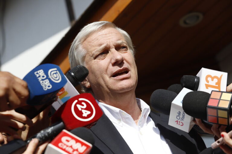 Kast insta a la solidaridad ante incendios forestales: 