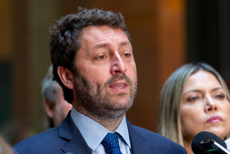 Diputado Coloma dice que autocrítica de Boric 