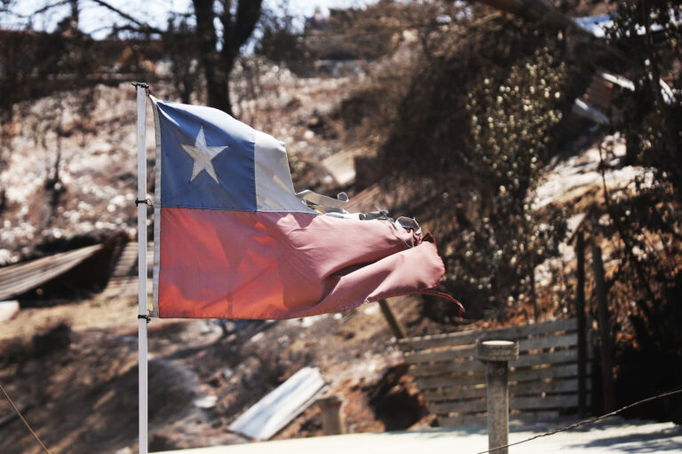 “La gente necesitaba una dirección, no sabía qué hacer”: Damnificados detallan dificultades al evacuar