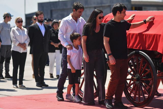 Familia Piñera Morel publica obituario: 