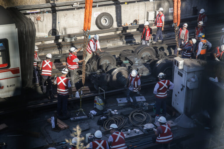 Tras descarrilamiento de un tren: ¿Cuándo se restablecerá el servicio total en Línea 1?