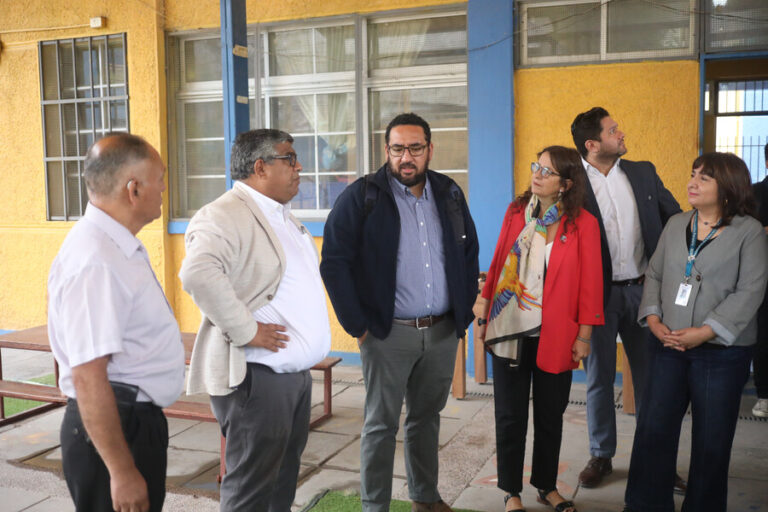 Cataldo reconoce demoras en reparaciones de colegios en Atacama, pero insiste en que clases iniciarán el 5 de marzo