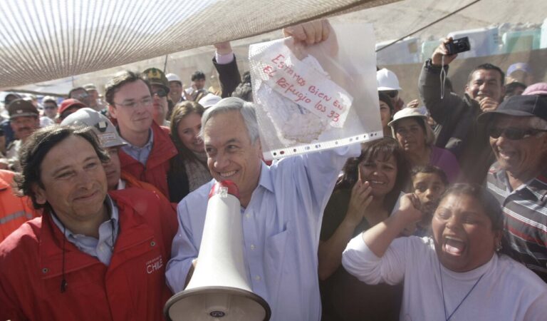 ¿Dónde está el papel de los 33 mineros que recibió el expresidente Sebastián Piñera?