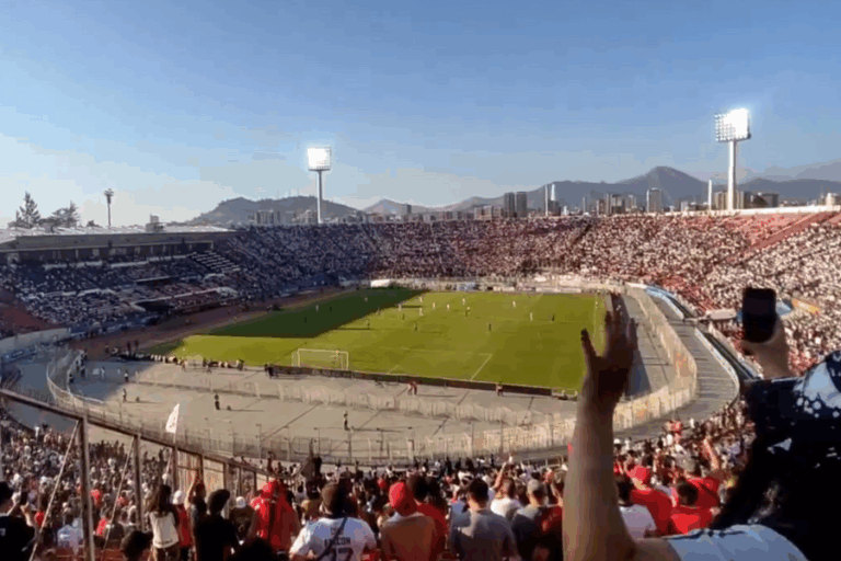 Hinchada de Colo Colo no respetó minuto de silencio por Sebastián Piñera y entonó cánticos en su contra