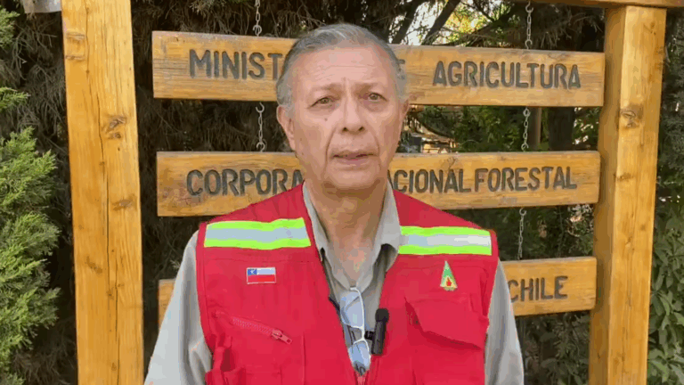 Dir. de Conaf de Valparaíso asegura que hubo intencionalidad en incendio forestal que afecta a la reserva Lago Peñuelas
