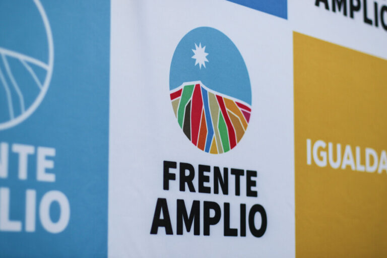 Convergencia Social y Revolución Democrática aprueban unirse en el partido único Frente Amplio