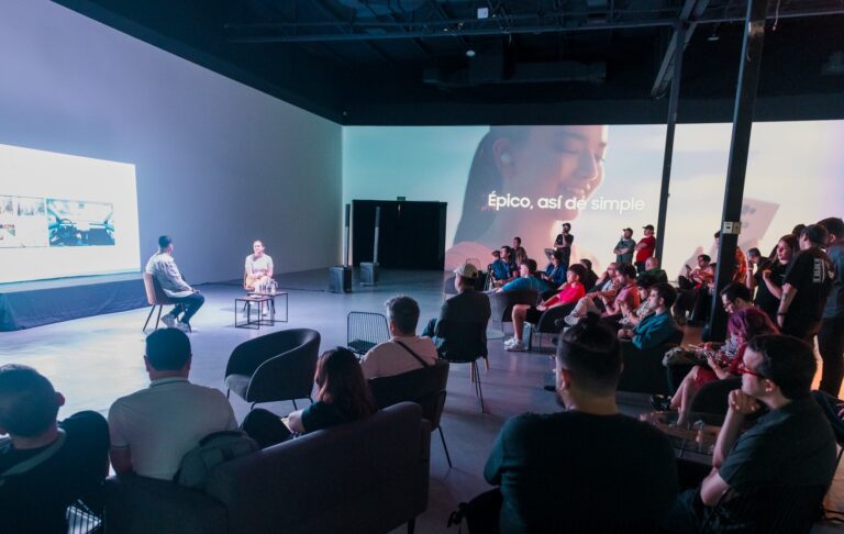 Desde traducción de conversaciones hasta edición intuitiva de fotos: Los alcances de la IA desde el trabajo y lo creativo