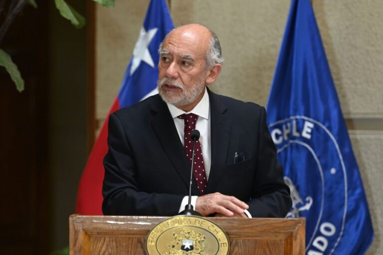 Senador Iván Flores: 