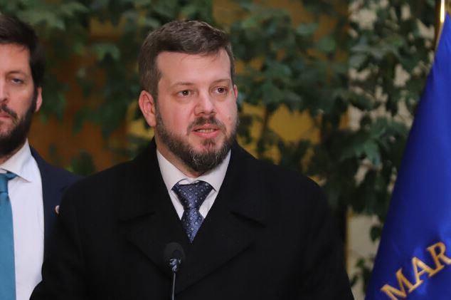 Johannes Kaiser asegura estar arrepentido de tuits contra el feminismo: Fueron 