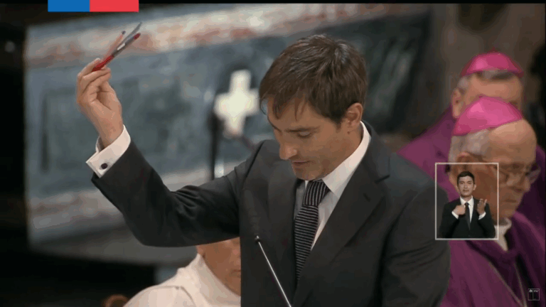 ¿Por qué el hijo de Sebastián Piñera mostró un lapiz y una regla? El gesto que marcó el funeral del expresidente