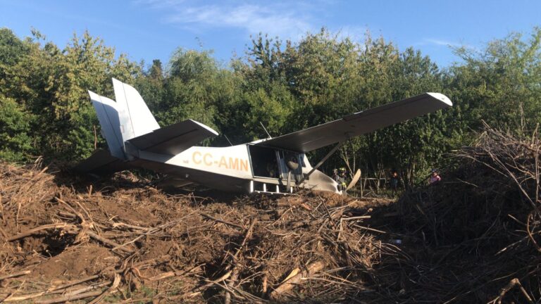 Avioneta capotó en aeródromo de Villarrica: No se reportan heridos