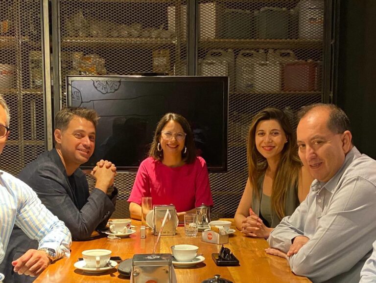Dirigentes PS se reúnen con Irací Hassler (PC) y le entregan su respaldo de cara a las municipales