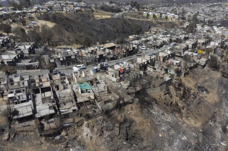 La Unión Europea entrega 200 mil euros a casi 2 mil familias afectadas por los incendios en la Región de Valparaíso
