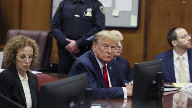 Juicio a Donald Trump por presuntos pagos irregulares a la actriz de cine para adultos, Stormy Daniels, será el 25 de marzo
