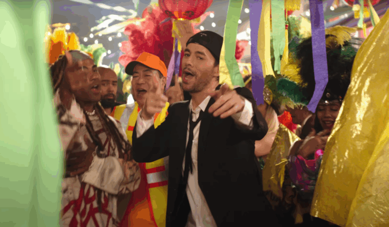 Enrique Iglesias se corona rey del carnaval en el video de su nueva canción 