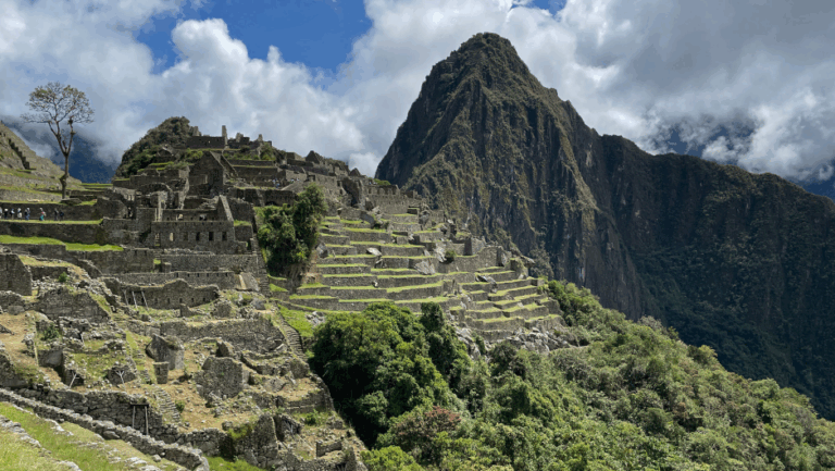 Deslizamiento de tierra cerca de Machu Picchu deja 2 desaparecidos y 12 heridos