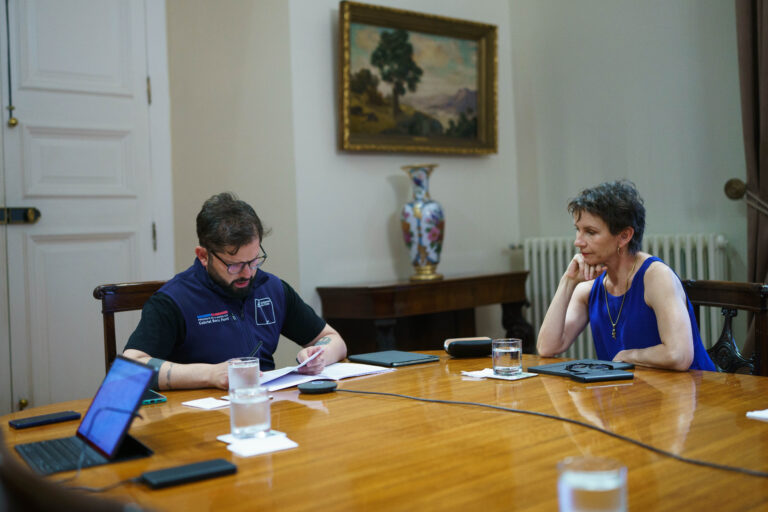 Presidente Boric se reunió con ministra Tohá para coordinar emergencia por incendios forestales