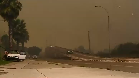 Viña del Mar: Reportan incendio y fuertes explosiones en zona industrial en sector de Limonares