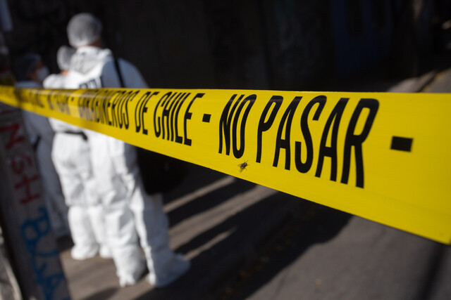 Investigan crimen de hombre en plaza de Arica: Recibió más de 35 disparos