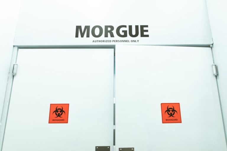 Conmoción en Perú: Contraloría alerta que morgue hace necropsias con cuchillos de cocina y martillos de carpintero
