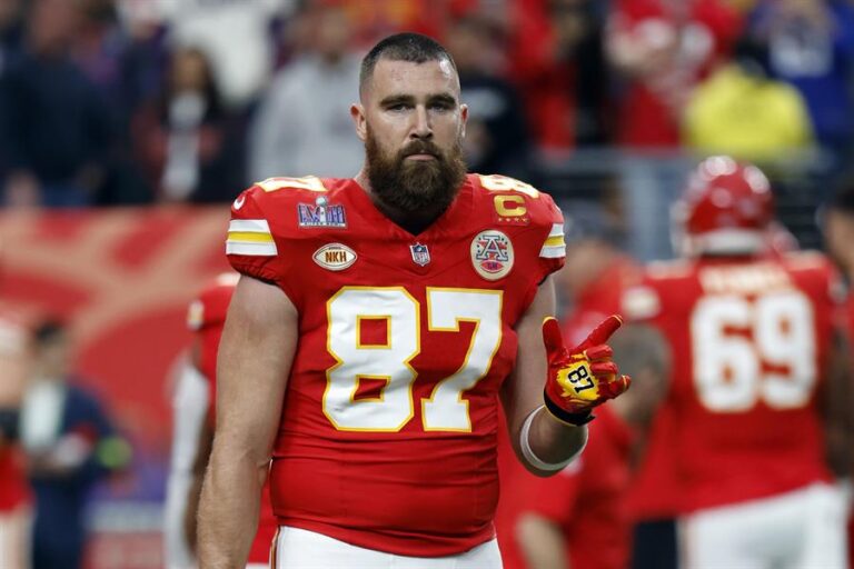 Travis Kelce iguala los US$100 mil dólares que donó Taylor Swift a víctimas del tiroteo