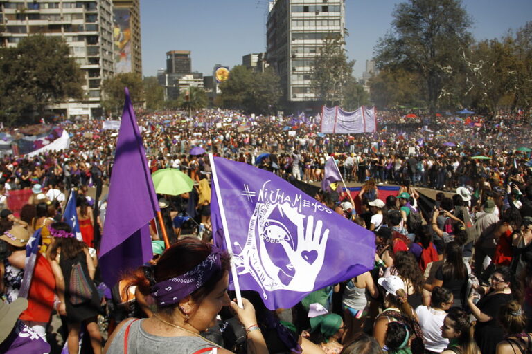 Marcha por el Día de la Mujer: Estos serán los cortes y desvíos de tránsito en el centro de Santiago para este 8M