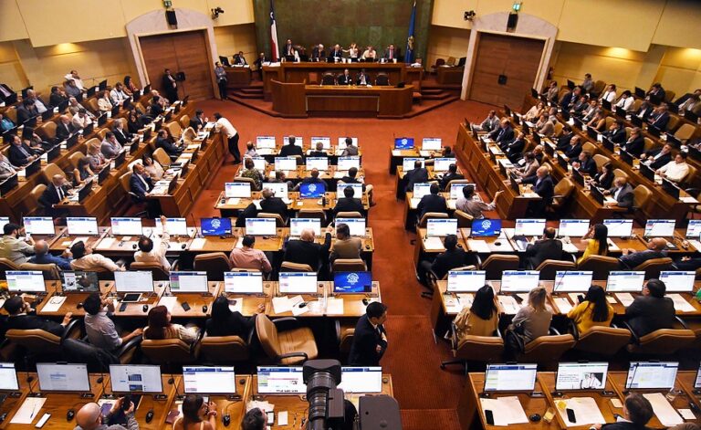 Carrera por la testera: La oposición une esfuerzos para evitar que el PC presida la Cámara