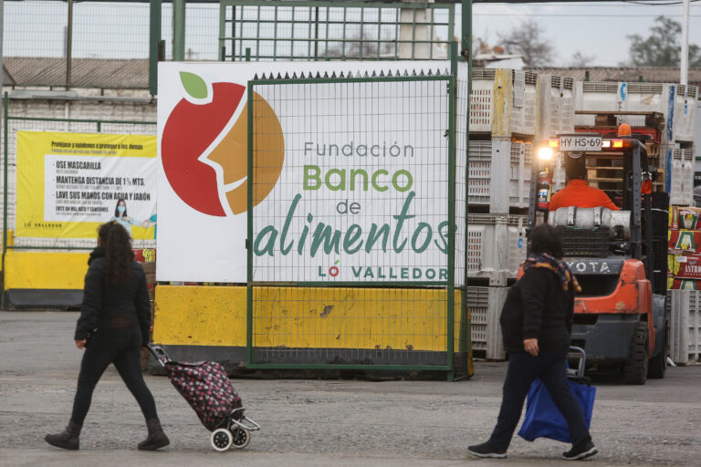 Operativo en Lo Valledor: Detectan a 19 migrantes en situación irregular y uno con orden de detención