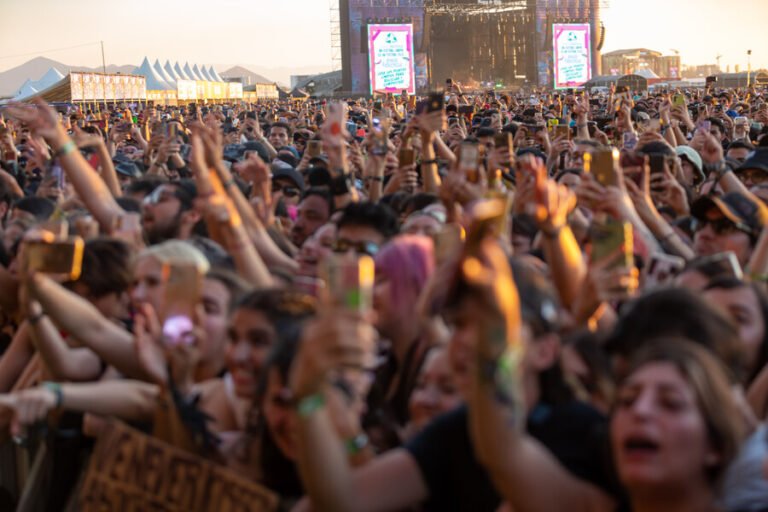Lollapalooza 2024: ¿Cómo cargo mi pulsera para comprar al interior del Parque Cerrillos?