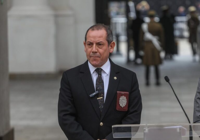 Voces del oficialismo piden la salida del director de la PDI: “Los tentáculos del señor Hermosilla son invisibles y poderosos”