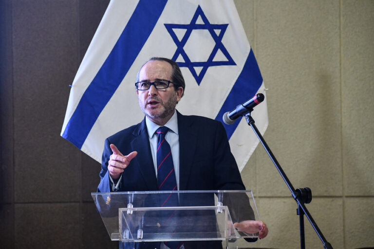 Embajador de Israel en Chile tilda de 