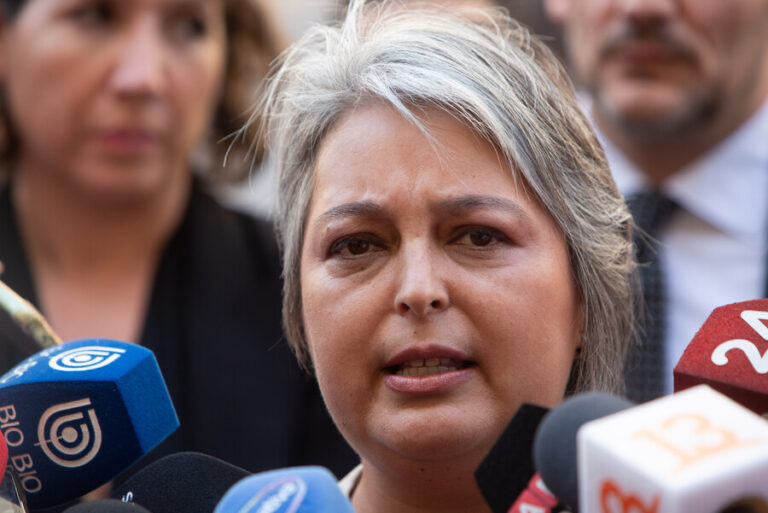 Ministra Jara insta a mejorar sueldos y redistribuir riqueza: 