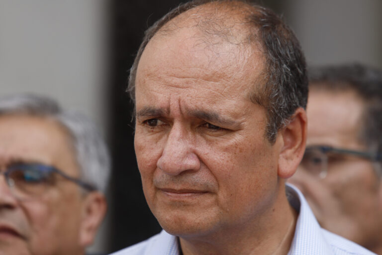 Gobernador del Biobío por suspensión de la siderúrgica Huachipato: 