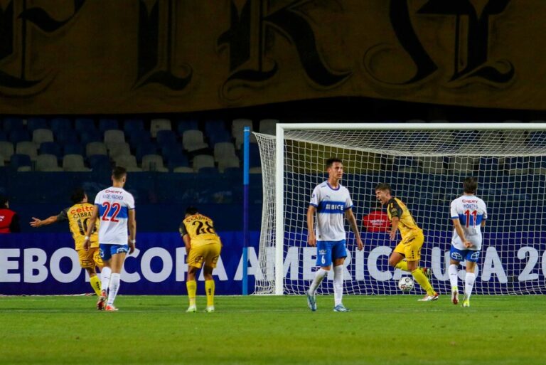 Coquimbo acabó con el sueño cruzado: Venció a Universidad Católica y lo dejó fuera de la Copa Sudamericana