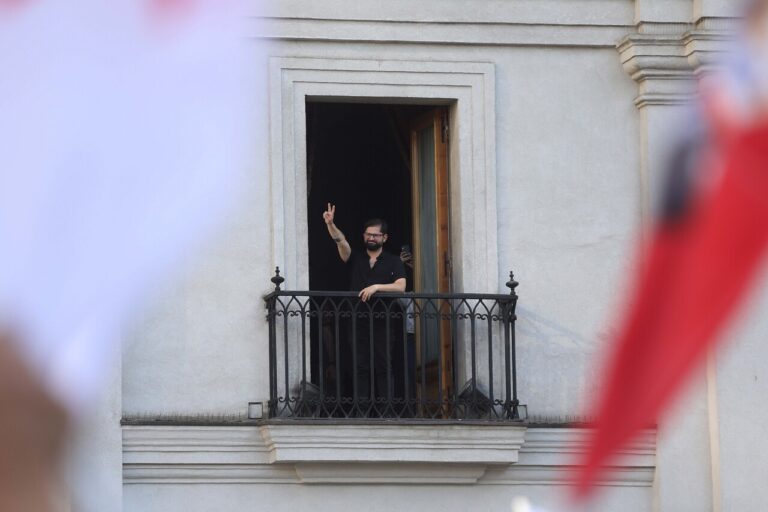 Pdte. Boric agradece manifestación en apoyo a su gestión: 