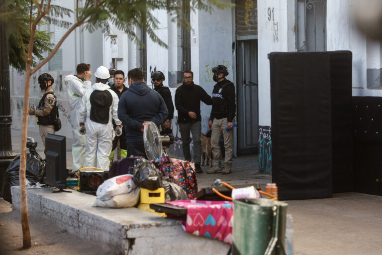 Desalojan casa tomada en Barrio República: En el lugar vivían más de 70 personas