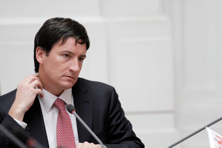 Squella critica propuesta del Servel de realizar elecciones en dos días y aclara que tienen temor a que se pierdan urnas
