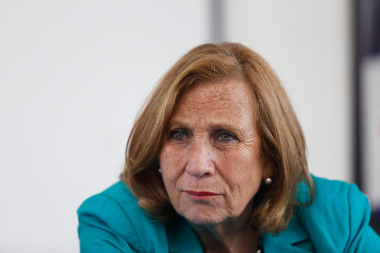 Molina responde a expdte. de Isapres tras plantear que Gobierno intenta estatizar la salud: 