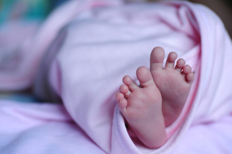 17,4% de los nacimientos en Chile fue de madres extranjeras en 2021: En Tarapacá fue de 44,9%