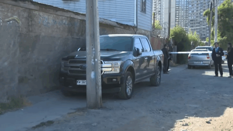 Encuentran en Macul la camioneta robada a Jorge Valdivia