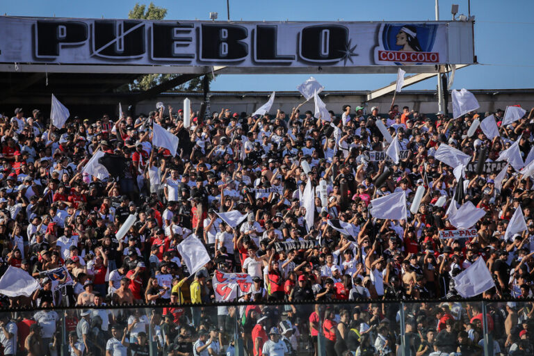 Argentina prohíbe la entrada de por vida a ocho hinchas de Colo Colo tras incidentes en Mendoza